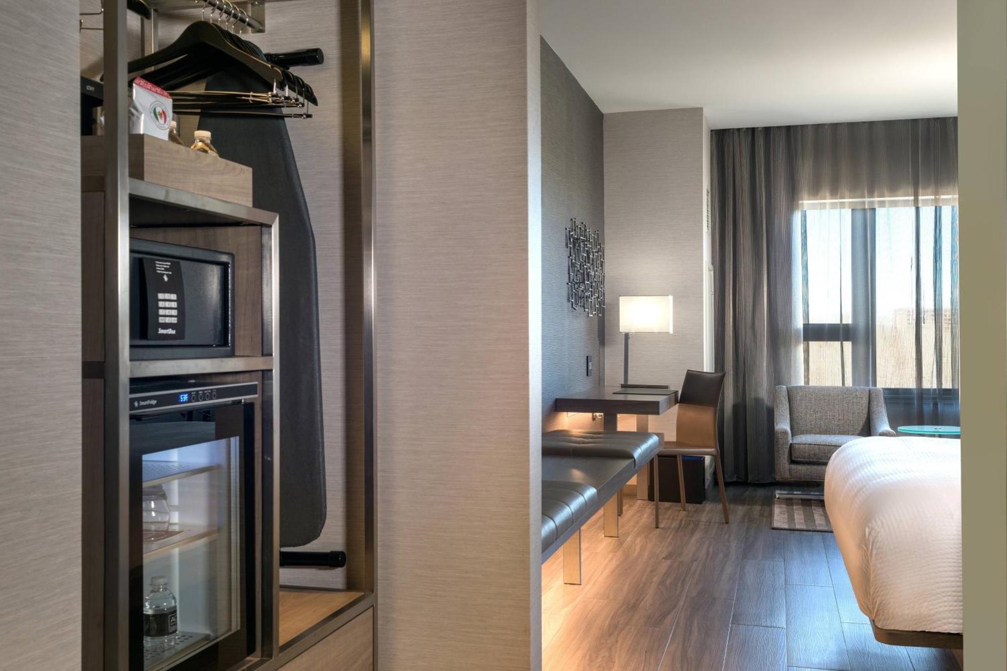 Ac Hotel By Marriott Boston North Medford Extérieur photo