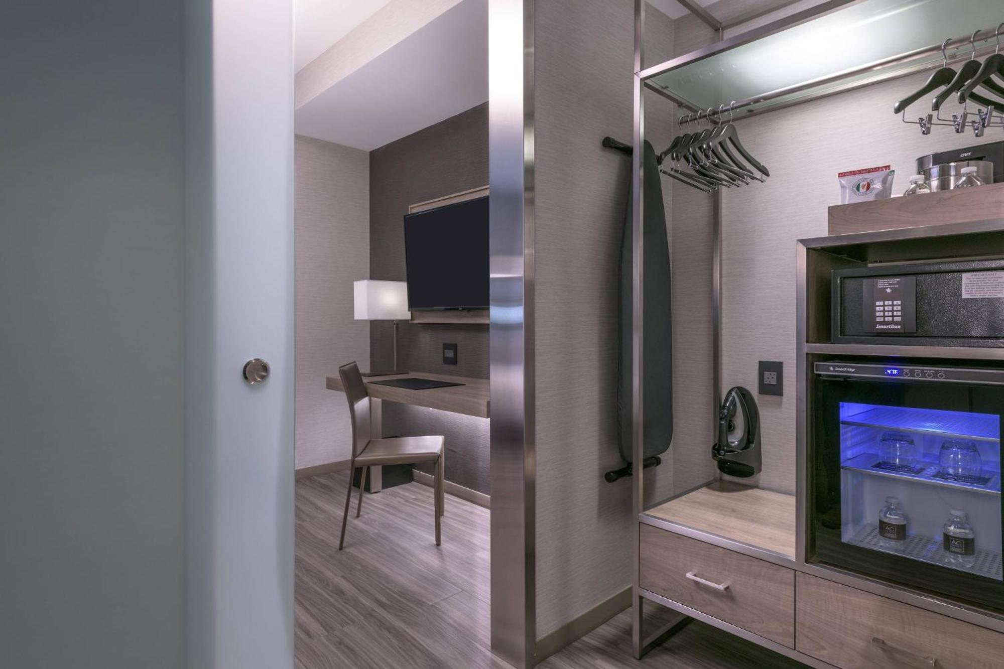 Ac Hotel By Marriott Boston North Medford Extérieur photo